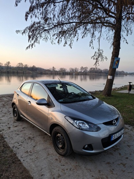 Elad� Mazda2