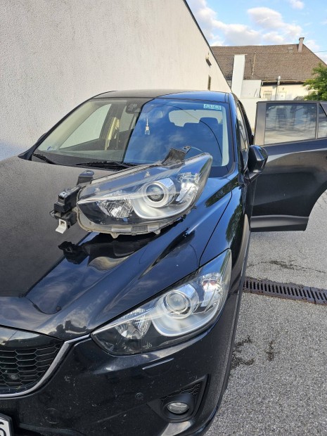Eladó Mazda CX5 bal első lámpa