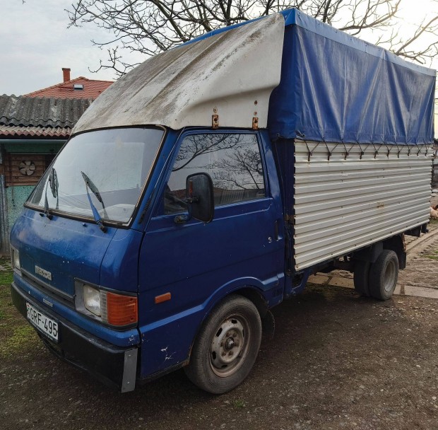 Elad� Mazda E2200 plat�s kisteheraut�