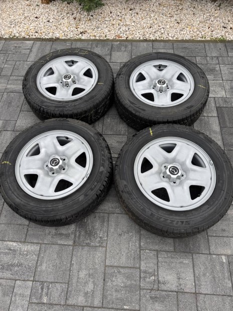 Eladó Mazda felni 17" gumival eladó vagy csere