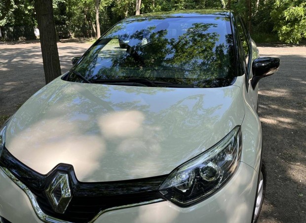 Eladó Megkímélt, Garazsírozott Renault Captur Intens 0,9 tCE