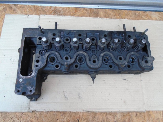 Elad� Mercedes 240D hengerfej