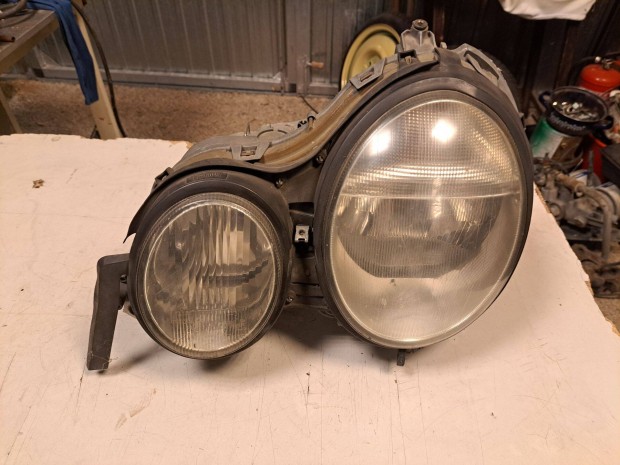 Eladó Mercedes-Benz W210 W 210 bal első xenon lámpa / fényszóró