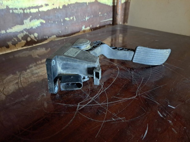 Elad� Mercedes Bosch elektromos g�zped�l 0 281 002 333 Vae a9013000404