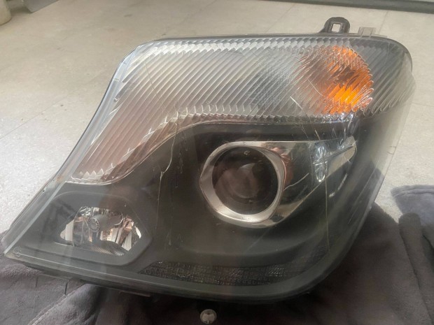 Elad Mercedes Sprinter Bi-Xenon lmpa (bra veg repedt)