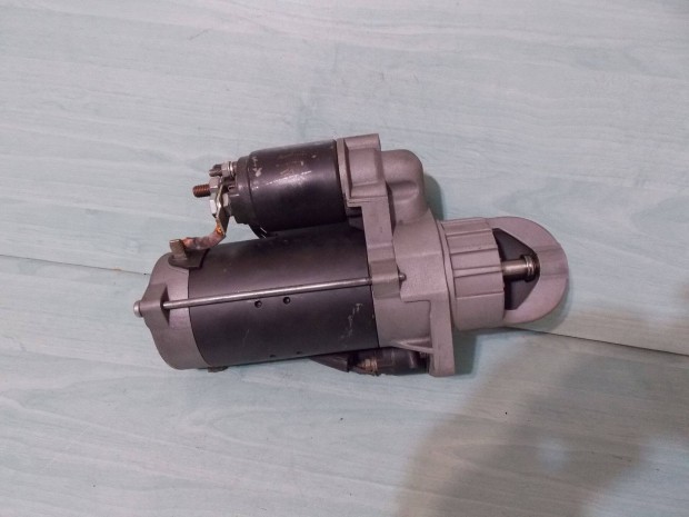 Elad� Mercedes U3000-U5000, Unimog 4.2-4.8 D �nindit� (231032)