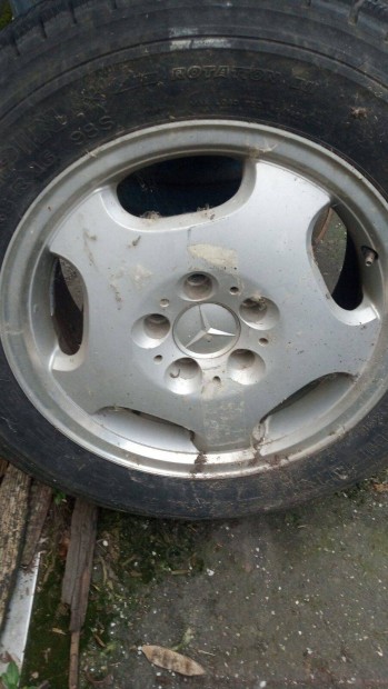 Elad� Mercedes Vito felni, alu