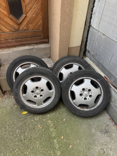Eladó Mercedes gyári alufelni szett gumival