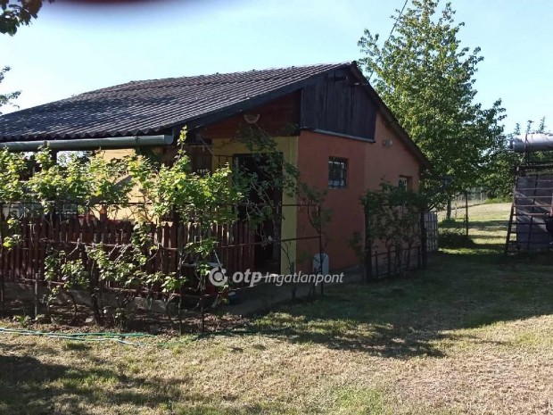 Elad� Mez�gazdas�gi, Balatonf�kaj�r