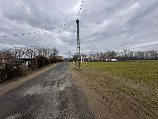 Elad� Mez�gazdas�gi, Domasz�k 32.000.000 Ft