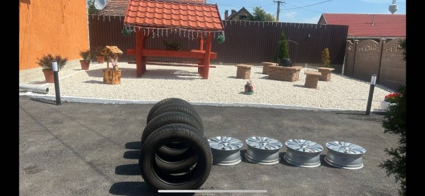 Eladó Michelin 16 colos Téli gumi szett tökéletes állapotban!