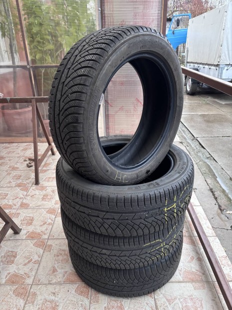 Elad Michelin Pilot Alpin 225/50R18 tli gumigarnitra. 