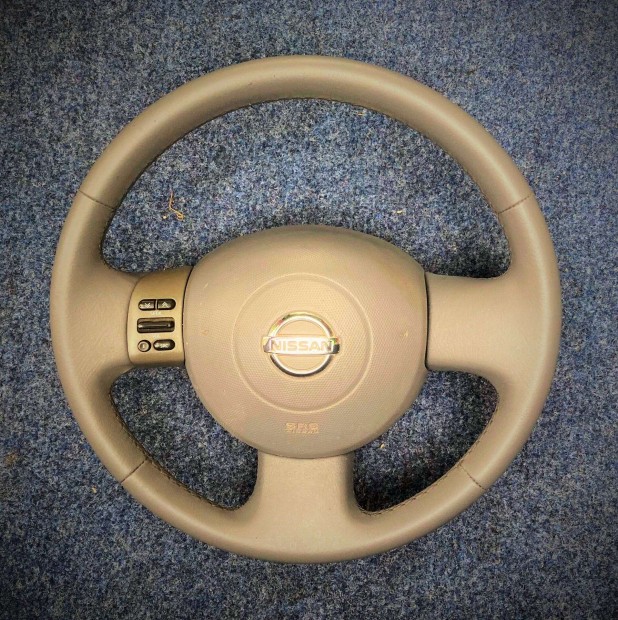 Elad� Micra K12 hib�tlan sz�rke b�r �s m�anyag korm�nyok. Bp/posta