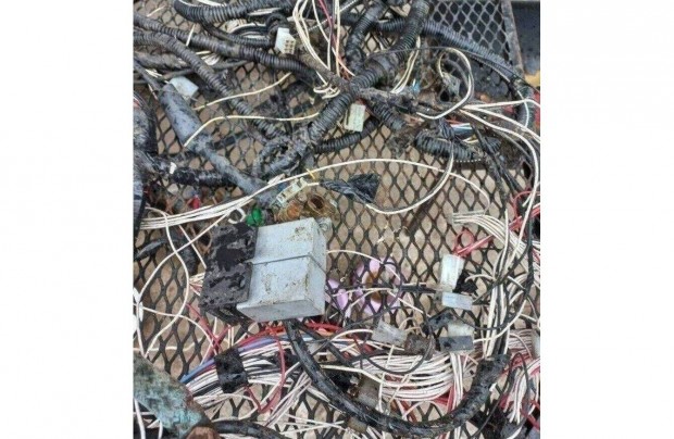 Elad� Microcar MC1es MC2es mopedaut� k�belk�teg rel�kkel