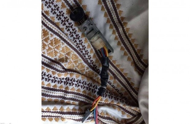 Elad Microcar MC1es MC2es mopedaut kormny indt kapcsol