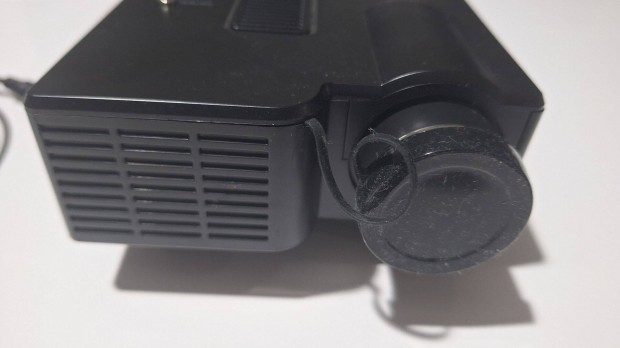 Eladó Mini LED projektor