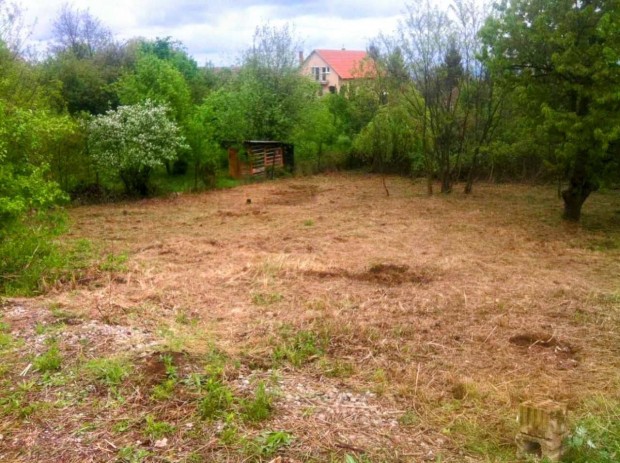 Eladó MiskolcMagashegy egy 800 m-es Belterületi Telek, REMEK Áron!