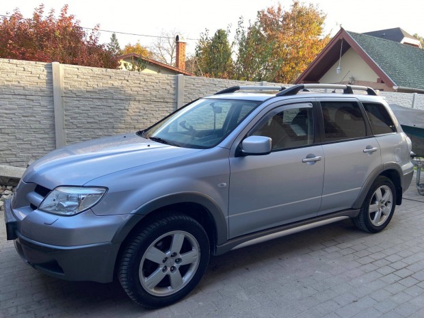 Elad Mitsubishi Outlander 2.4 Intense Leather 4WD (Automata)