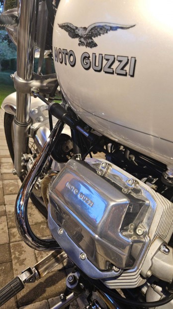 Elad� Moto Guzzi California Special 1100i