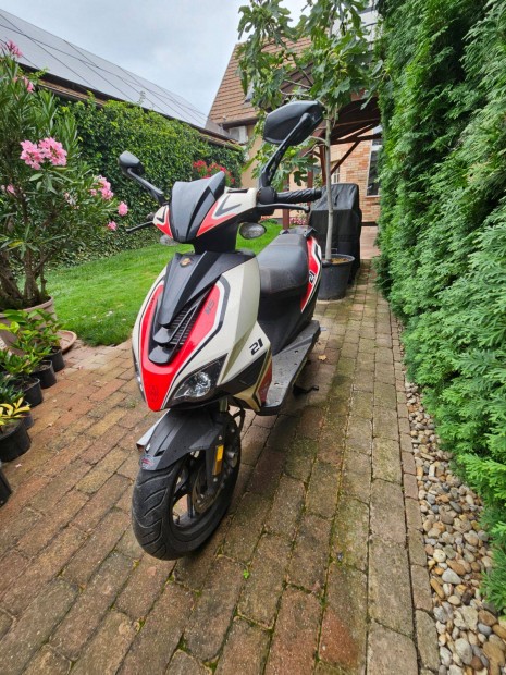Eladó Motowell Rs Magnet 21