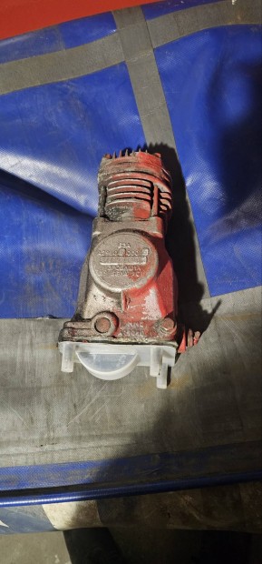 Elad� Mtz ajt�k, kompresszor