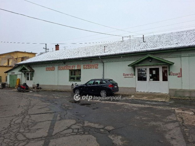 Elad� M�hely, B�k�scsaba