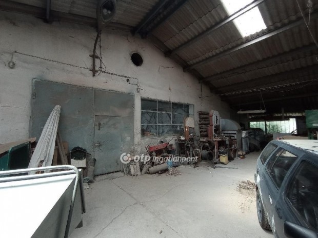 Elad� M�hely, Kondoros