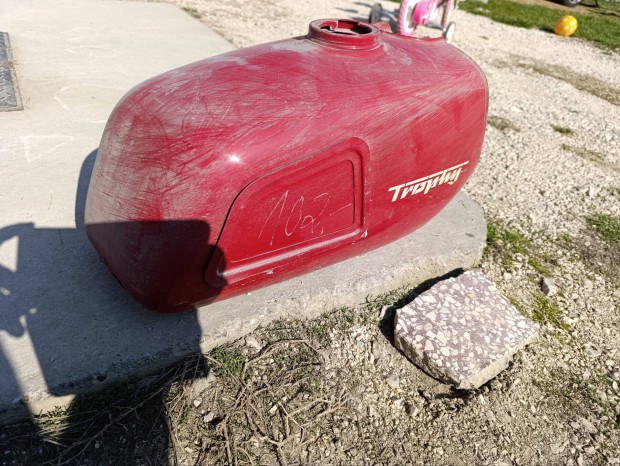 Elad� Mz Trophy tank