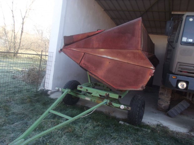 Eladó NAS 1255 napraforgó adapter