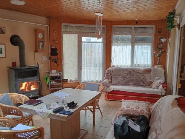 Elad� Nagykanizs�n a Belv�roshoz k�zel egy lak��p�let (lak�st,