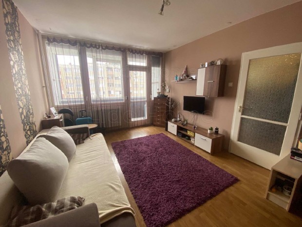 Elad� Nagykanizs�n egy 42m2-es, j� �llapot� lak�s egy 10 emeletes h�z