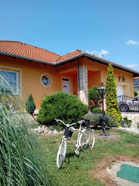 Elad� Nagykanizs�t�l 8 km-re Nagyr�cse kedvelt �j�p�t�si r�sz�n egy