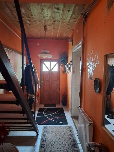 Eladó Nagyorosziban családi ház