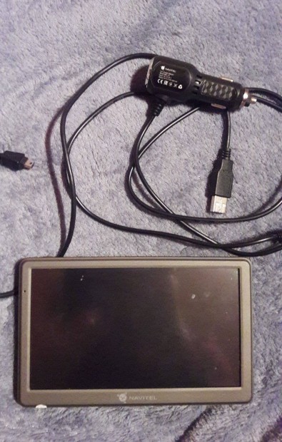 Eladó Navitel GPS E700, CPU: 800Mhz, 7 inch, megvigyázott db