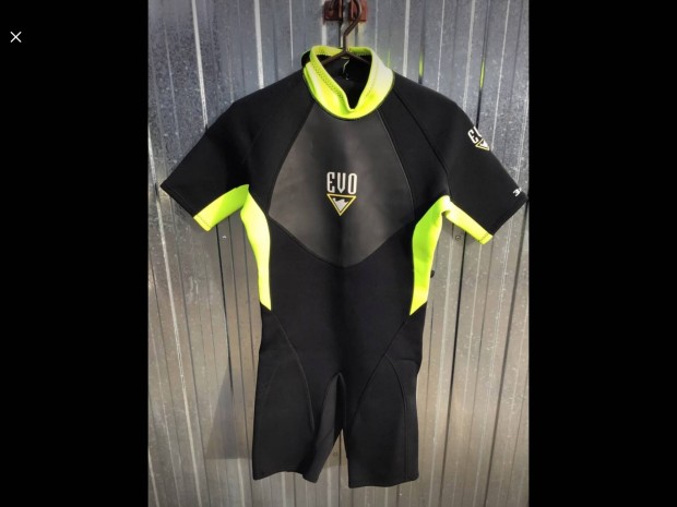 Elad Neoprm bvr ruha.(wet suit)