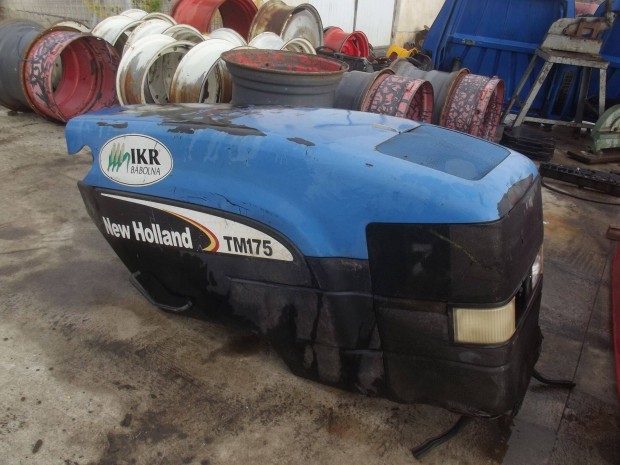 Eladó New Holland TM 175 traktor gépház-motorháztető