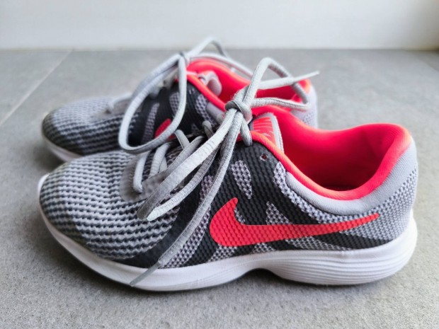 Elad Nike Revolution 4 sport cip 35,5