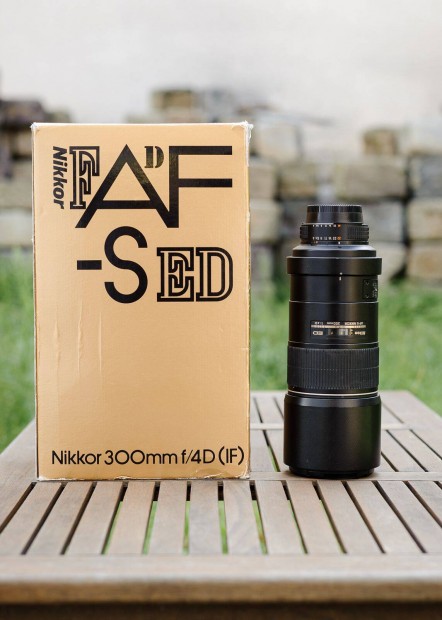 Elad Nikon AF-S 300mm f4 D objektv