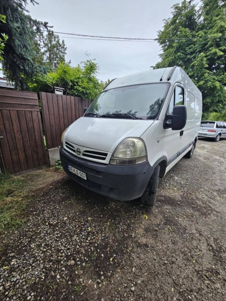 Elad Nissan Interstar