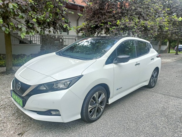 Eladó Nissan Leaf Tekna felszereltséggel