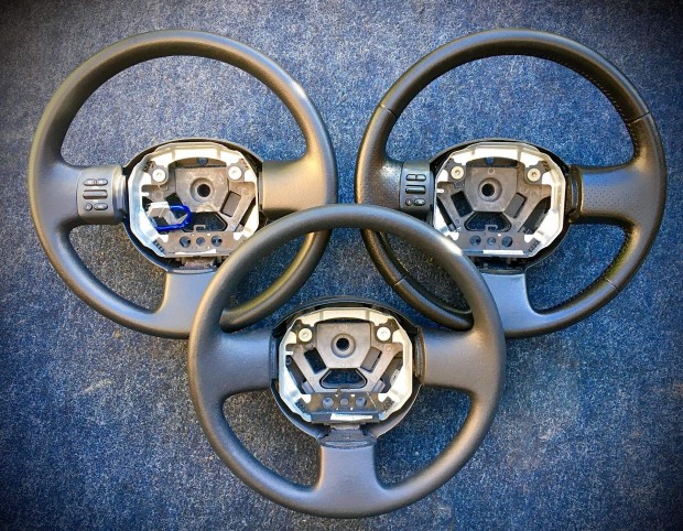 Elad� Nissan Micra K12 fekete hib�tlan b�r �s m�anyag korm�ny. Bp/post