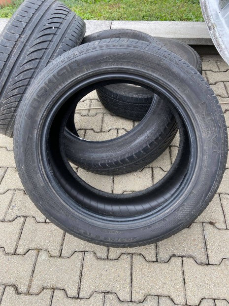 Eladó Nokian 255/50 R19 107W XL