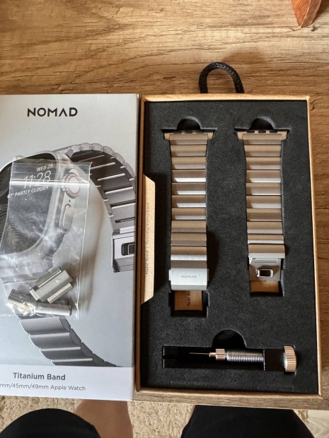 Elad Nomad j Apple watch ultra titnium szj 