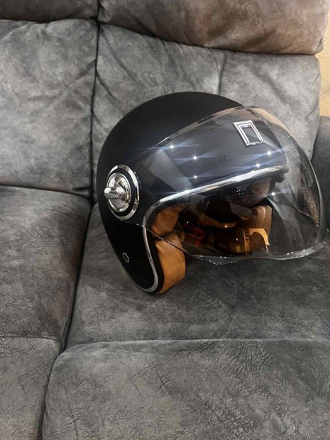 Elad� Nox buk�sisak