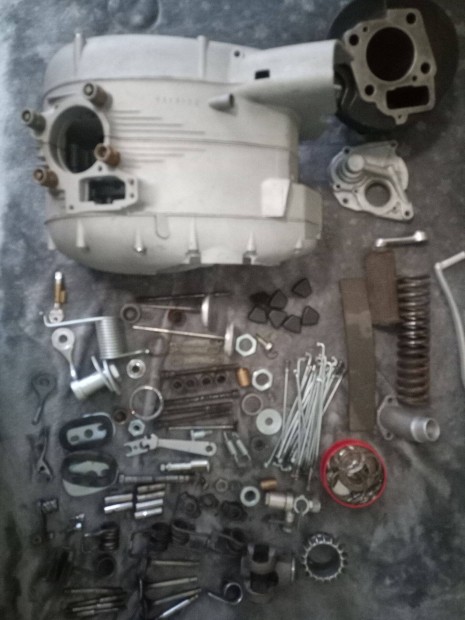Elad Nsu Max megmaradt alkatrszek nsu
