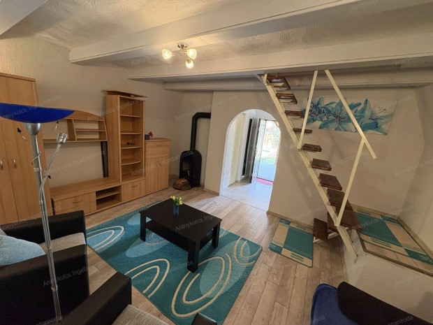 Elad� Nyaral� Gyula-V�roserd�n!