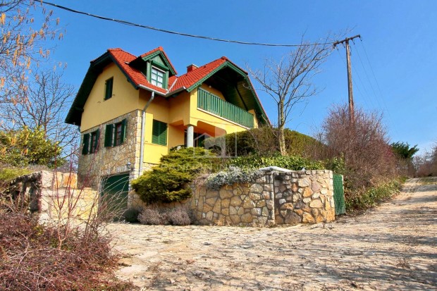 Elad� Nyaral�, Mencshely 86.500.000 Ft