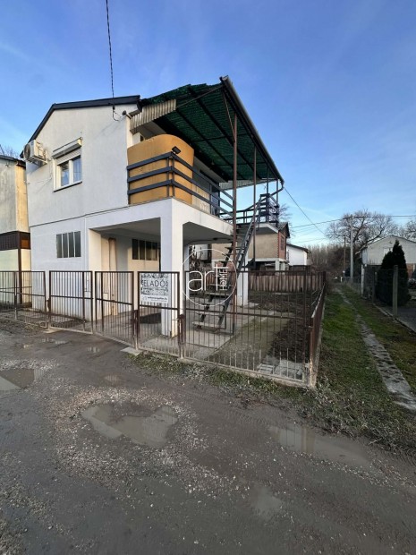 Elad� Nyaral�, Szeged 17.900.000 Ft