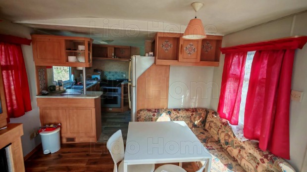 Elad� Nyaral� a Gy�ny�r� Term�szetk�zeli Alm�sh�z�n