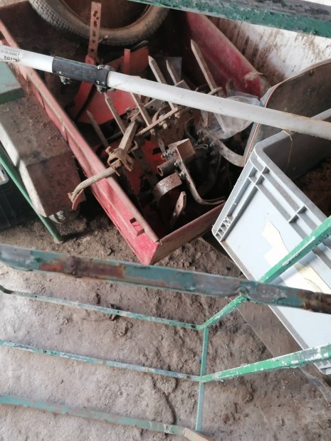 Elad� Oetl 220m orosz kistraktor 